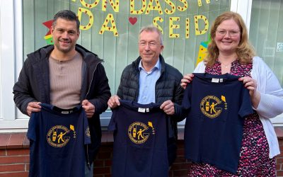 Bürgerstiftung stattet alle Erstklässler mit Schulshirts und Warnweste aus